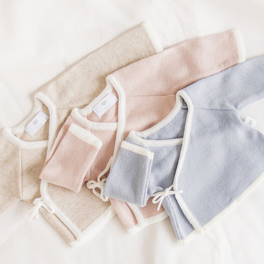 Conjunto tejido Hello World